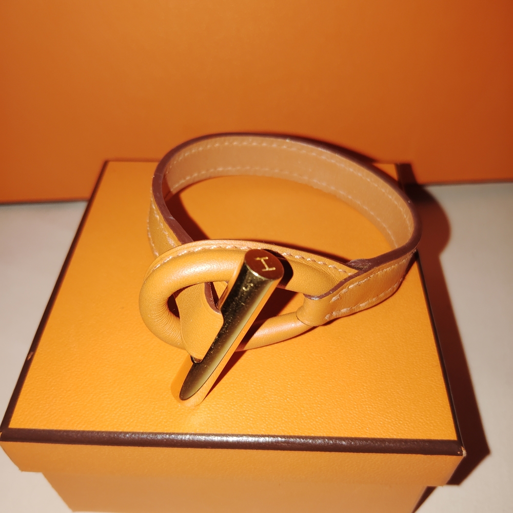 Hermes Osiris Orange Leather Wrap Bracelet Gold Hardware EXCELLENT - Picture 4 of 5